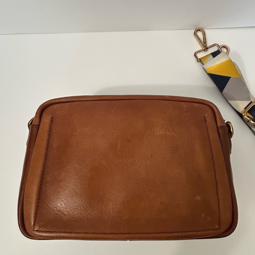 Madewell - Large Transport Camera Bag - Picture 3 of 13